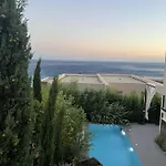 Villa Coast With Pool, Hot Tub & Sauna *