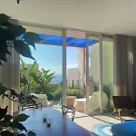 Villa Coast With Pool, Hot Tub & Sauna *