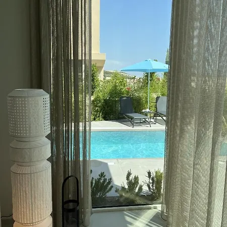 Coast With Pool, Hot Tub & Sauna *