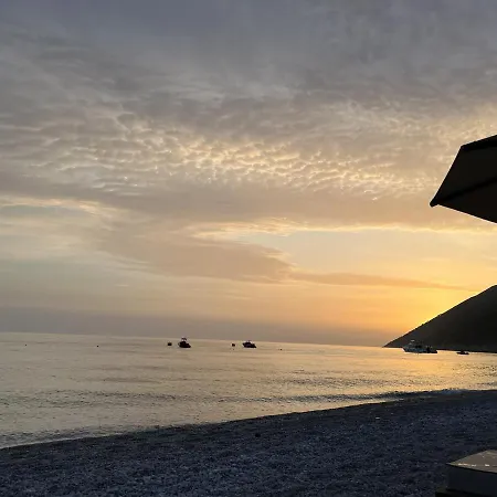 Coast With Pool, Hot Tub & Sauna فيلة
