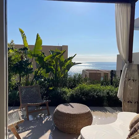 3-bedroom With A Pool And Private Sauna In Coast Paljasa