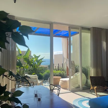 Villa 3-bedroom With A Pool And Private Sauna In Coast *