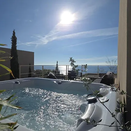 Coast With Pool, Hot Tub & Sauna 别墅