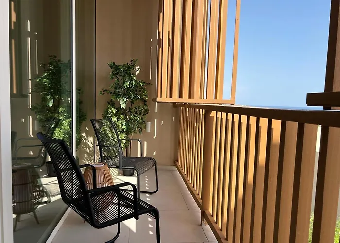 Coast With Pool, Hot Tub & Sauna 别墅 *