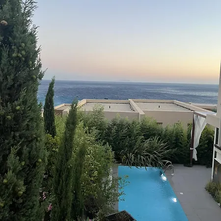 Villa Coast With Pool, Hot Tub & Sauna *