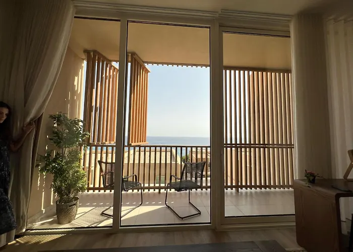 Coast With Pool, Hot Tub & Sauna Palasë