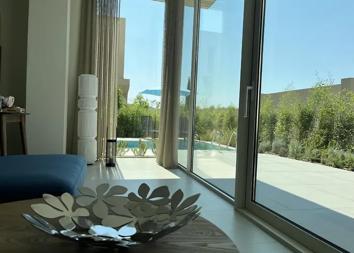 Coast With Pool, Hot Tub & Sauna Βίλα