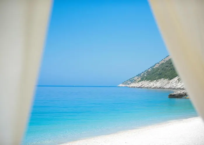Villa Coast With Pool, Hot Tub & Sauna Palasë