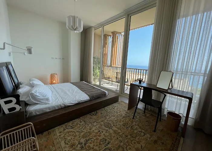 Villa Coast With Pool, Hot Tub & Sauna *