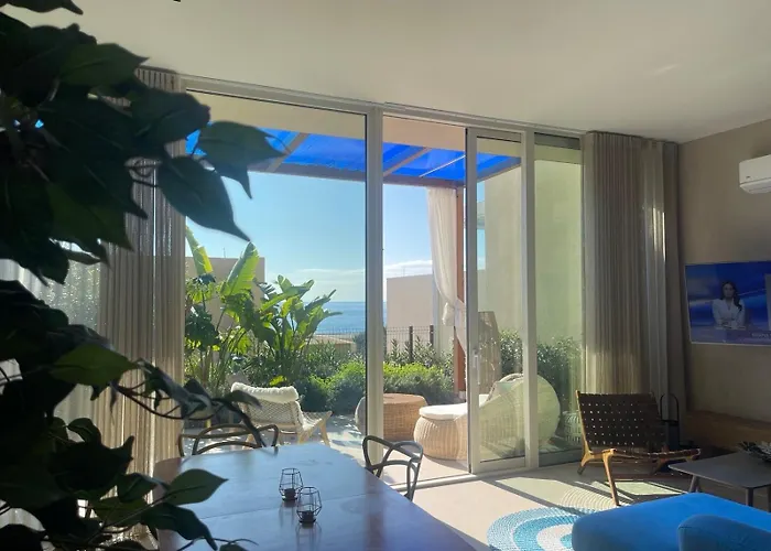 Villa Coast With Pool, Hot Tub & Sauna *