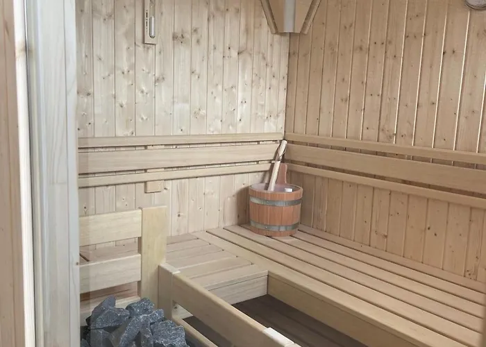 Βίλα Coast With Pool, Hot Tub & Sauna